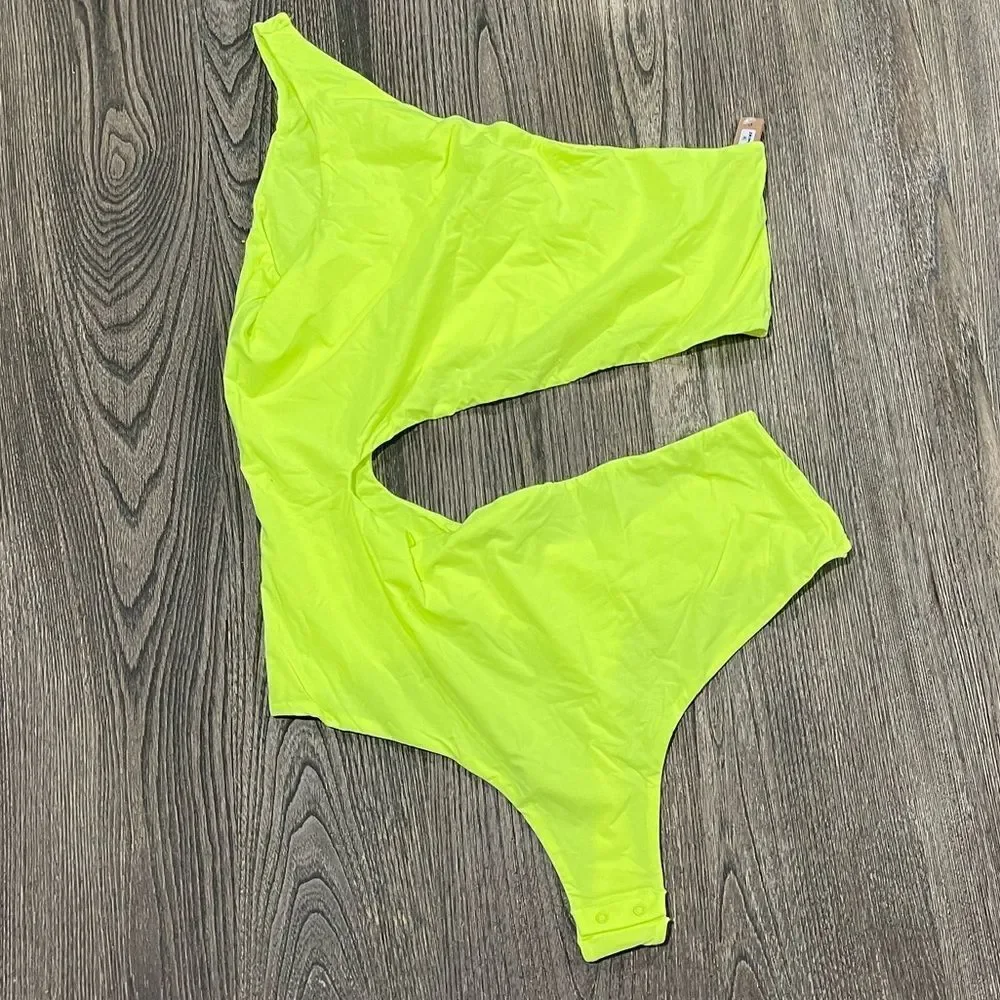 NWT Skims Fits Everybody One Shoulder Cut Out Bodysuit Green Highlighter Size 4X